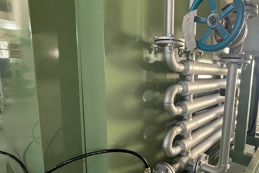 Unità di produzione di idrogeno con decomposizione quadrata dell'ammoniaca