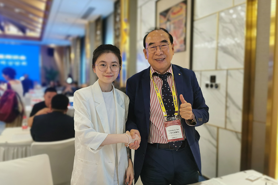 Coinvolto con successo in discussioni aziendali individuali al 37° seminario estivo sui CEO